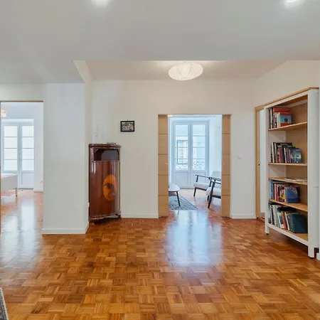 Apartment Downtown 79