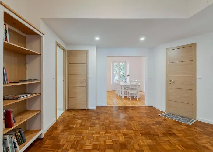 Διαμέρισμα Downtown 79 *