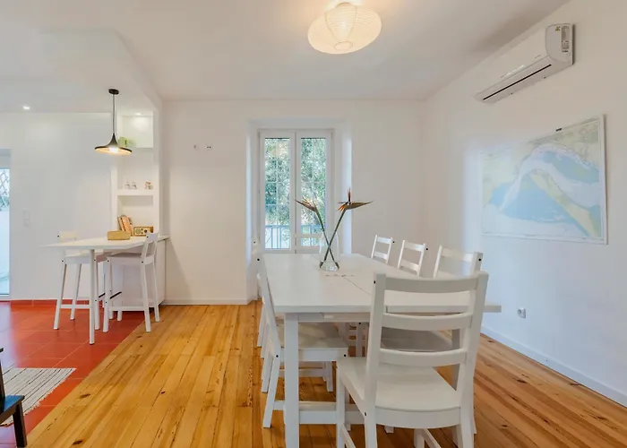 Downtown 79 Апартаменты *